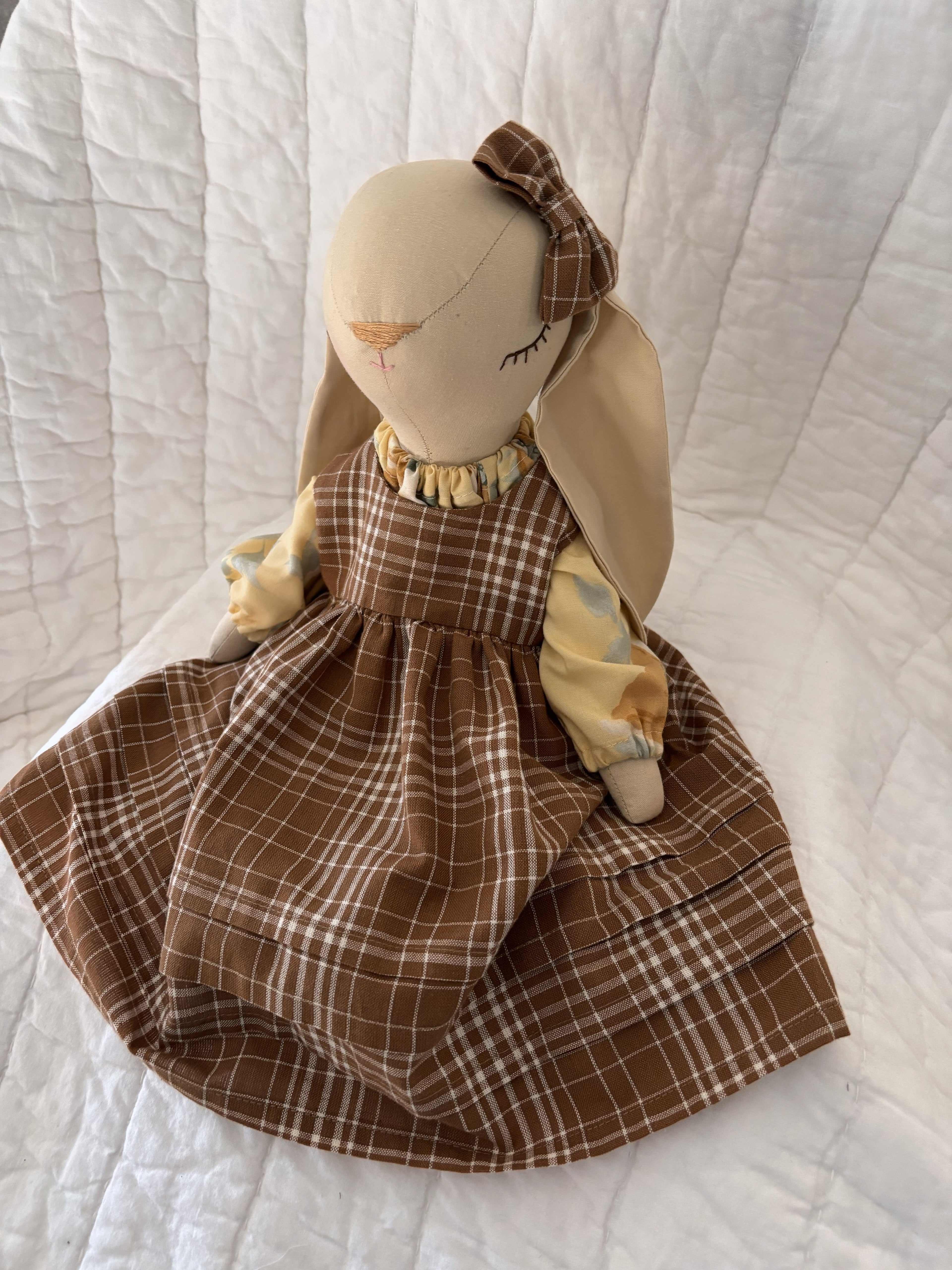Sleeping Bunny – Mila (Chestnut)