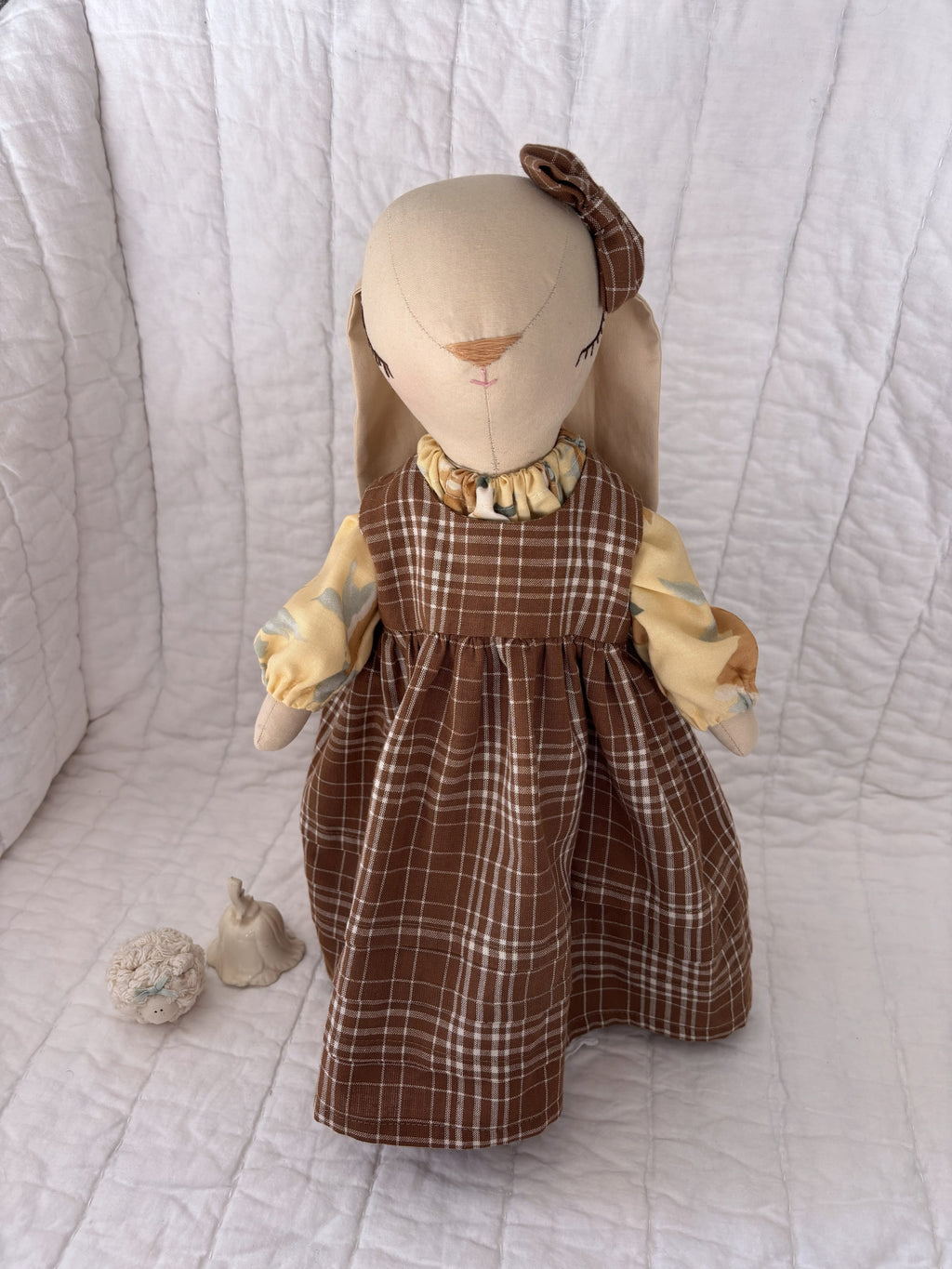 Sleeping Bunny – Mila (Chestnut)