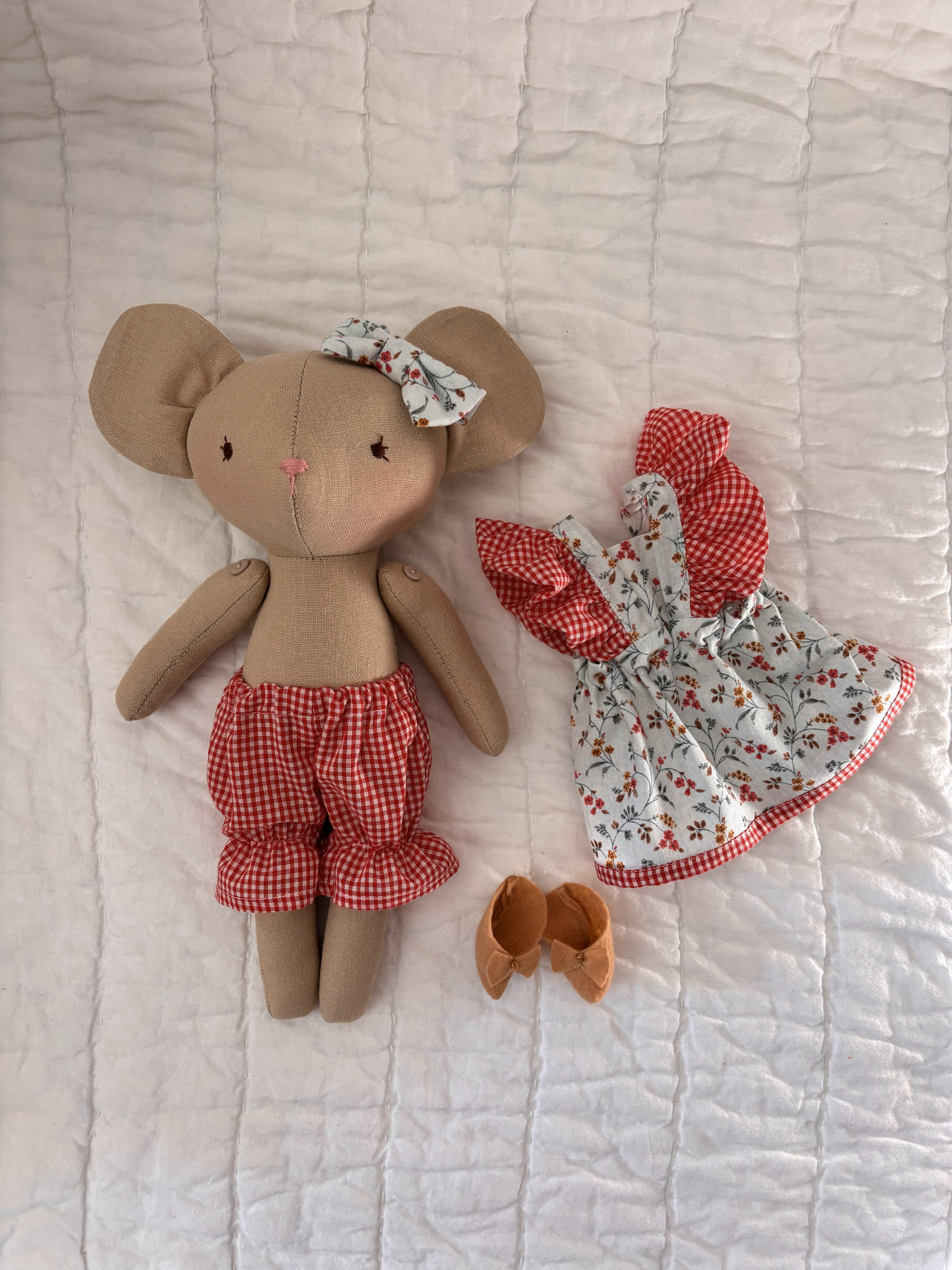 Dainty Mouse- Lola (Petal Plaid)